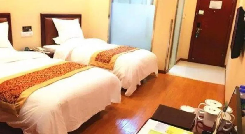 Bed in GreenTree Inn Shanghai Sheshan national tourist resort Express Hotel
