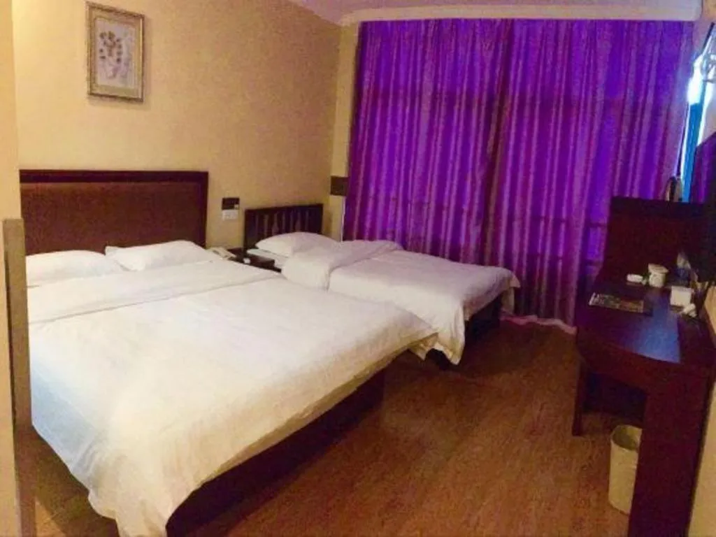 Bed in GreenTree Inn Shanghai Sheshan national tourist resort Express Hotel