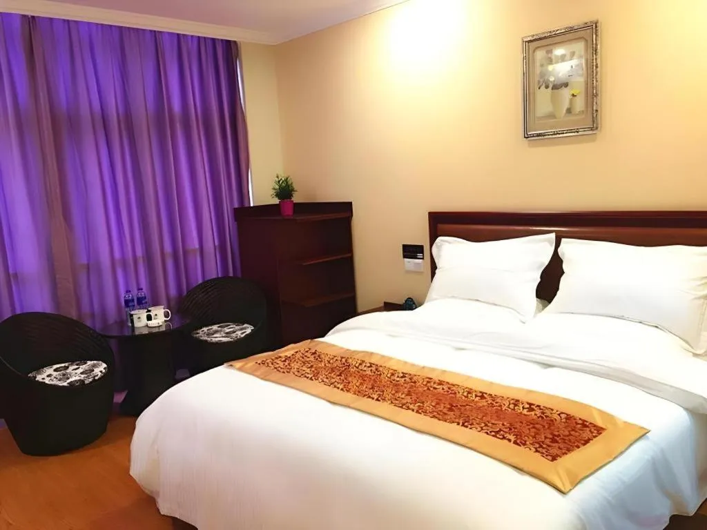 Bed in GreenTree Inn Shanghai Sheshan national tourist resort Express Hotel