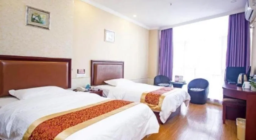 Bed in GreenTree Inn Shanghai Sheshan national tourist resort Express Hotel