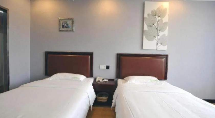 Bed in GreenTree Inn Shanghai Sheshan national tourist resort Express Hotel