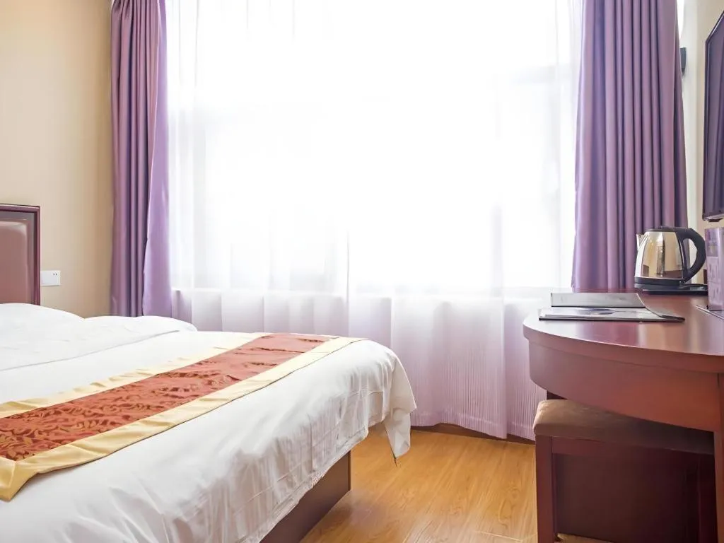 Bed in GreenTree Inn Shanghai Sheshan national tourist resort Express Hotel
