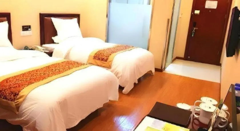 Bed in GreenTree Inn Shanghai Sheshan national tourist resort Express Hotel