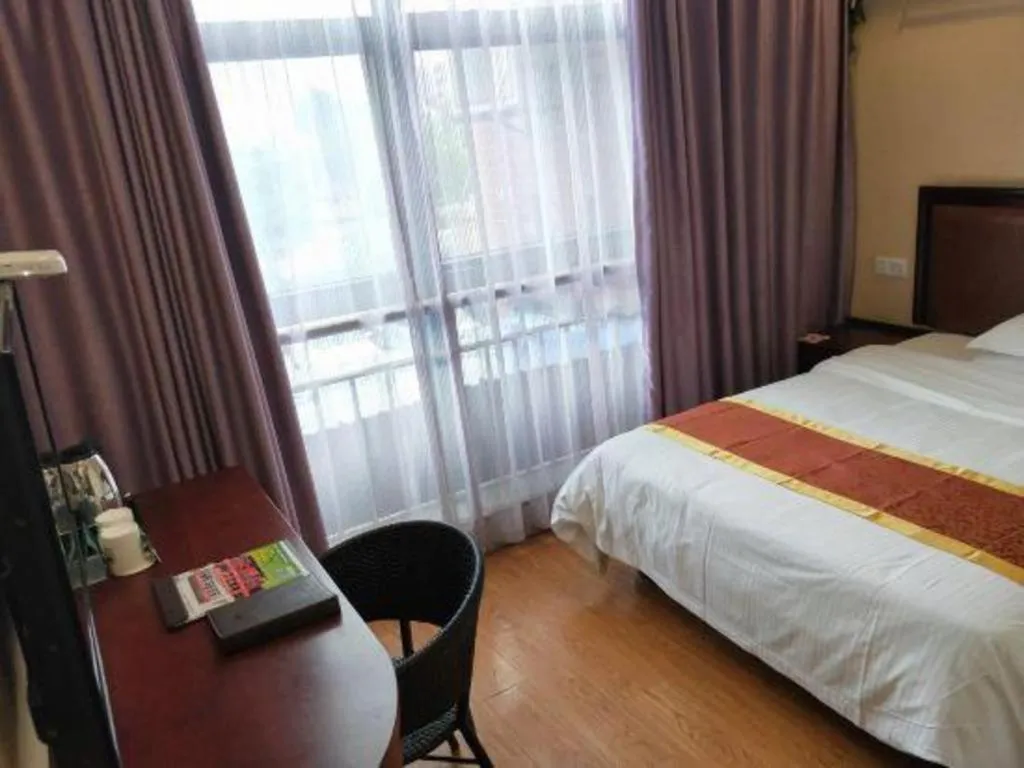 Bed in GreenTree Inn Shanghai Sheshan national tourist resort Express Hotel