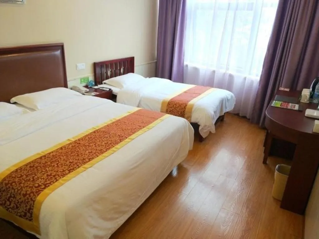 Bed in GreenTree Inn Shanghai Sheshan national tourist resort Express Hotel