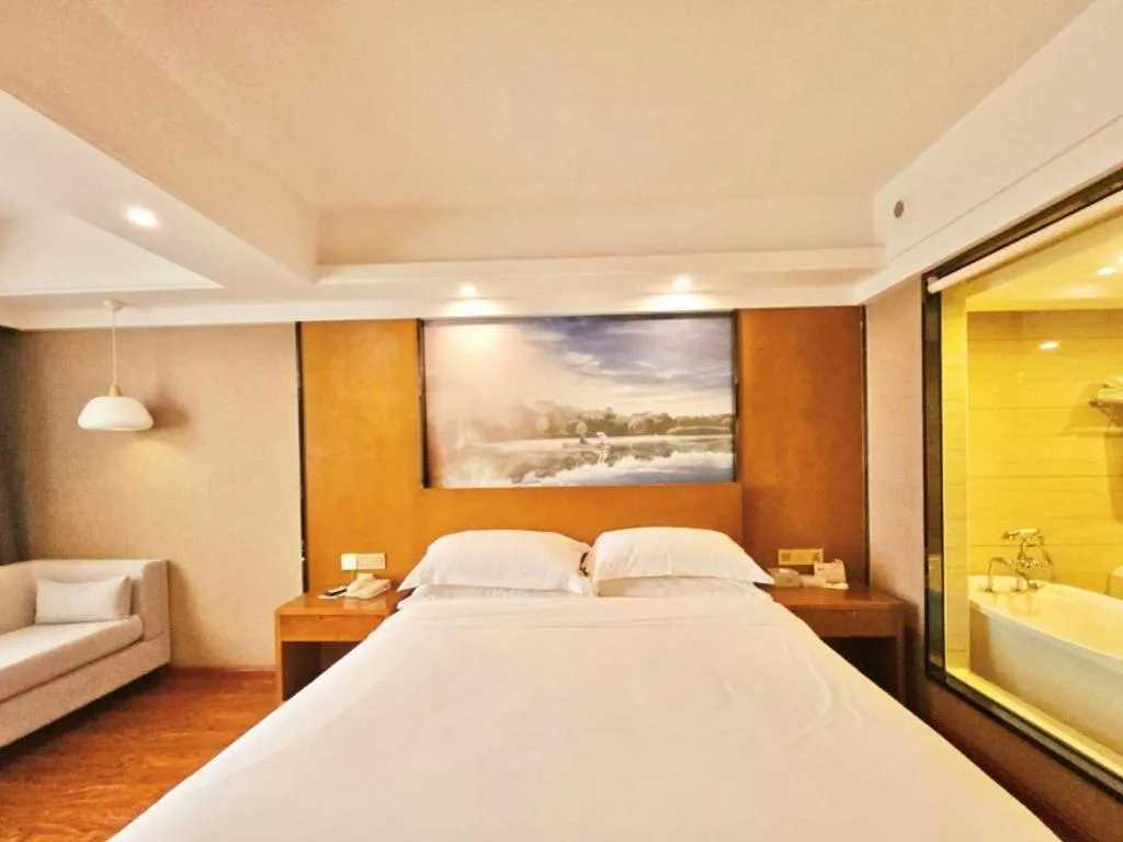 Bed in Vienna Classic Hotel Guilin Quanzhou Central Square