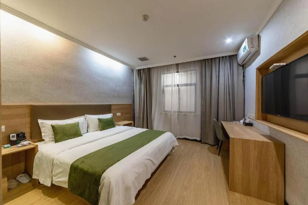 Bed in GreenTree Inn Jiangsu Suzhou Kunshan Beimen Road Express Hotel