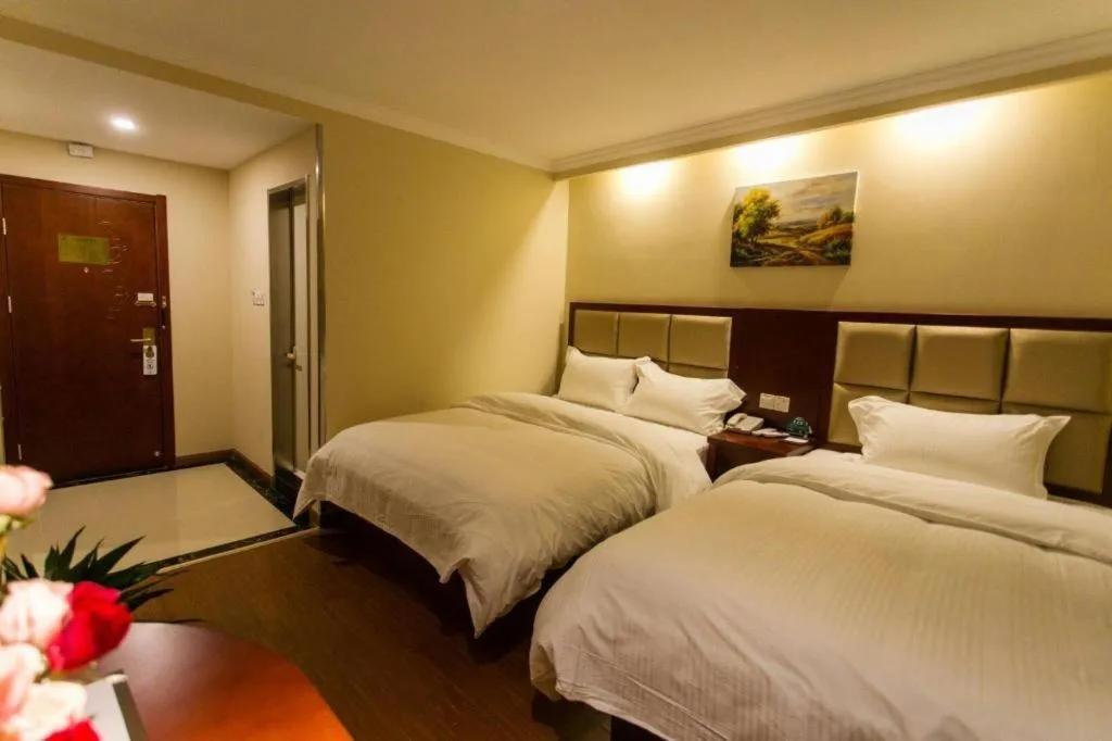Bed in GreenTree Inn Suzhou Guanqian Street Leqiao Metro Station