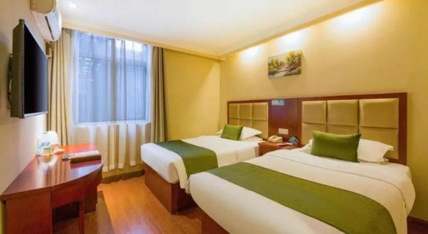 Bed in GreenTree Inn Suzhou Guanqian Street Leqiao Metro Station