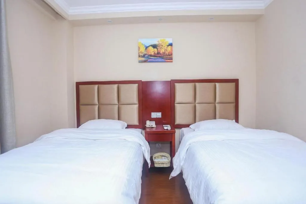 Bed in GreenTree Inn Suzhou Guanqian Street Leqiao Metro Station