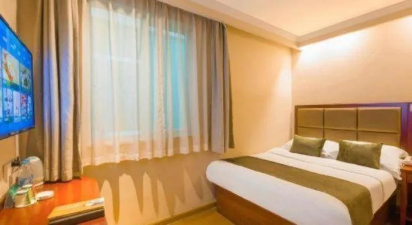 Bed in GreenTree Inn Suzhou Guanqian Street Leqiao Metro Station