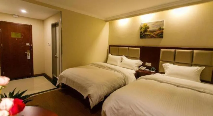 Bed in GreenTree Inn Suzhou Guanqian Street Leqiao Metro Station