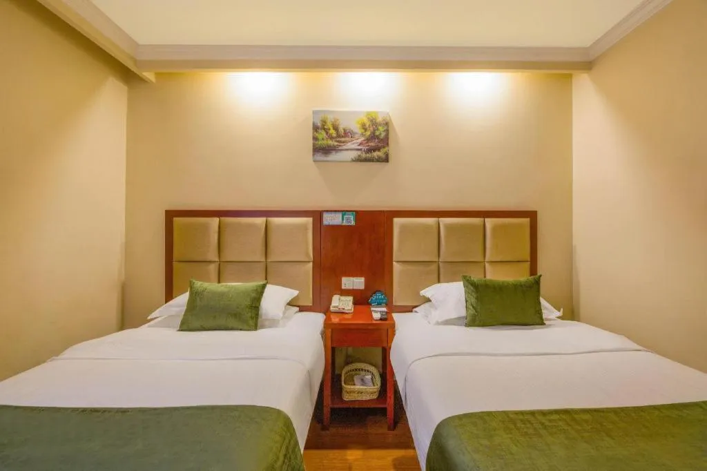 Bed in GreenTree Inn Suzhou Guanqian Street Leqiao Metro Station