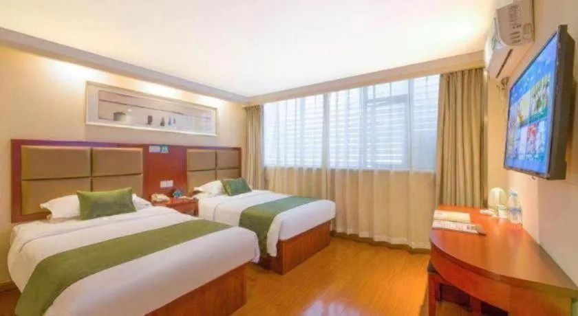 Bed in GreenTree Inn Suzhou Guanqian Street Leqiao Metro Station