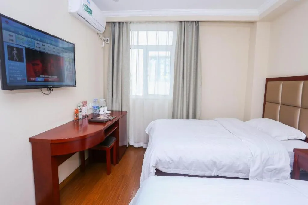 Bed in GreenTree Inn Suzhou Guanqian Street Leqiao Metro Station