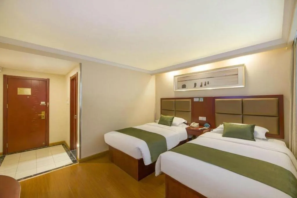 Bed in GreenTree Inn Suzhou Guanqian Street Leqiao Metro Station