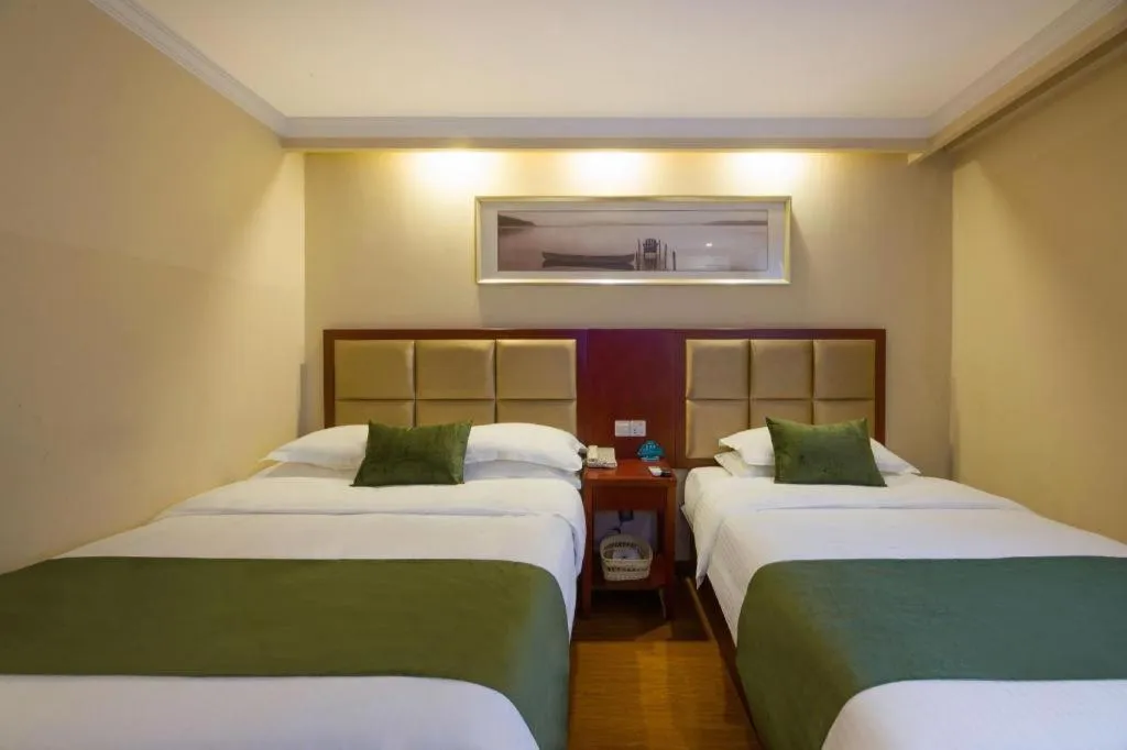 Bed in GreenTree Inn Suzhou Guanqian Street Leqiao Metro Station