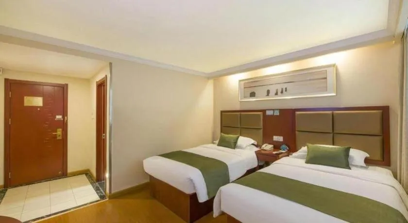 Bed in GreenTree Inn Suzhou Guanqian Street Leqiao Metro Station