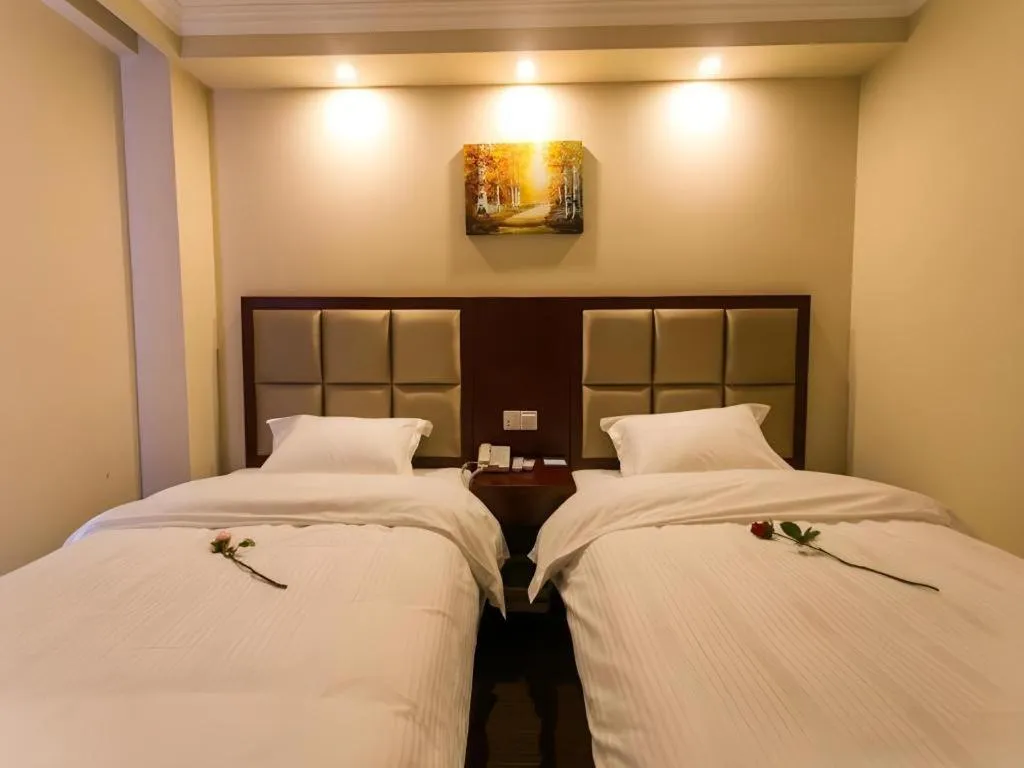 Bed in GreenTree Inn Suzhou Guanqian Street Leqiao Metro Station