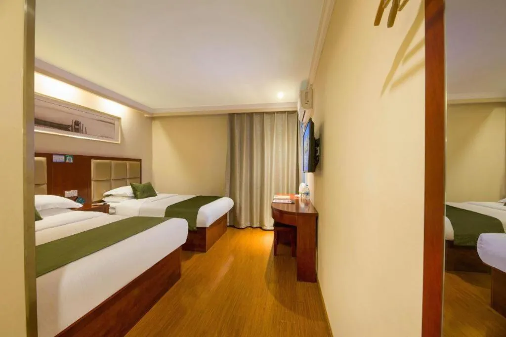 Bed in GreenTree Inn Suzhou Guanqian Street Leqiao Metro Station