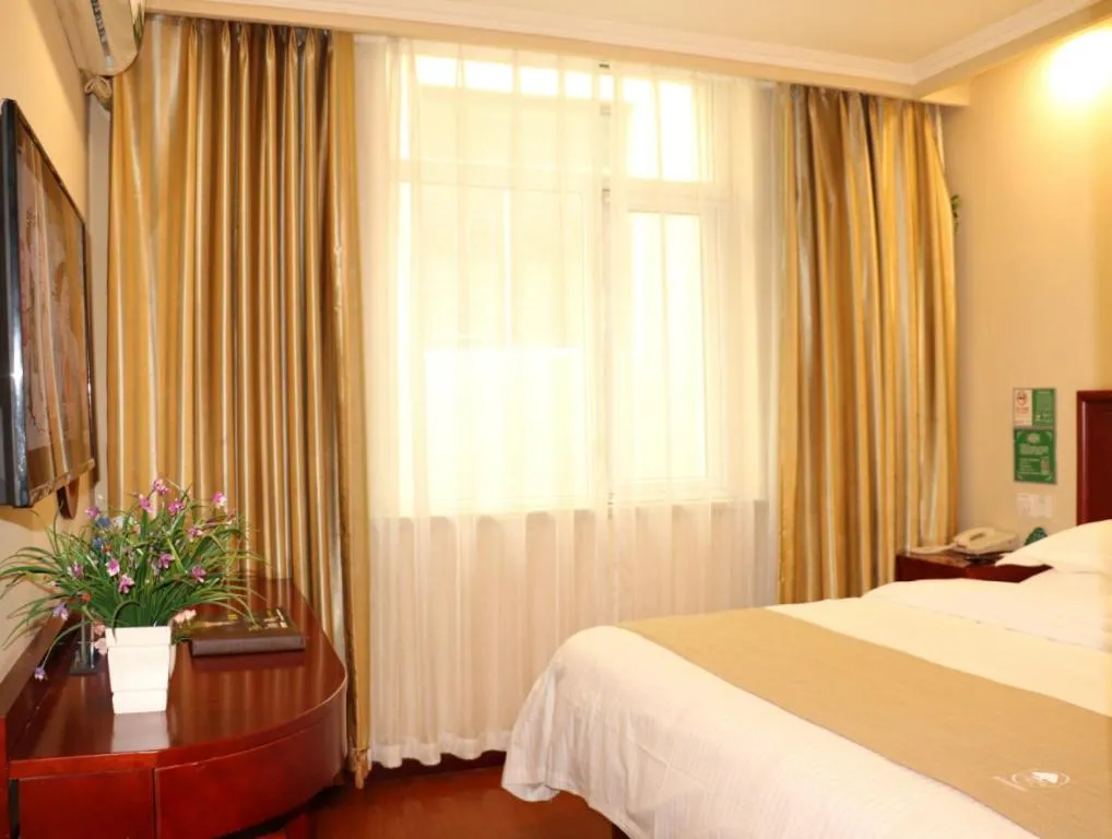 Bed in GreenTree Inn Beijing Daxing District Yufa Town New Airport Express Hotel