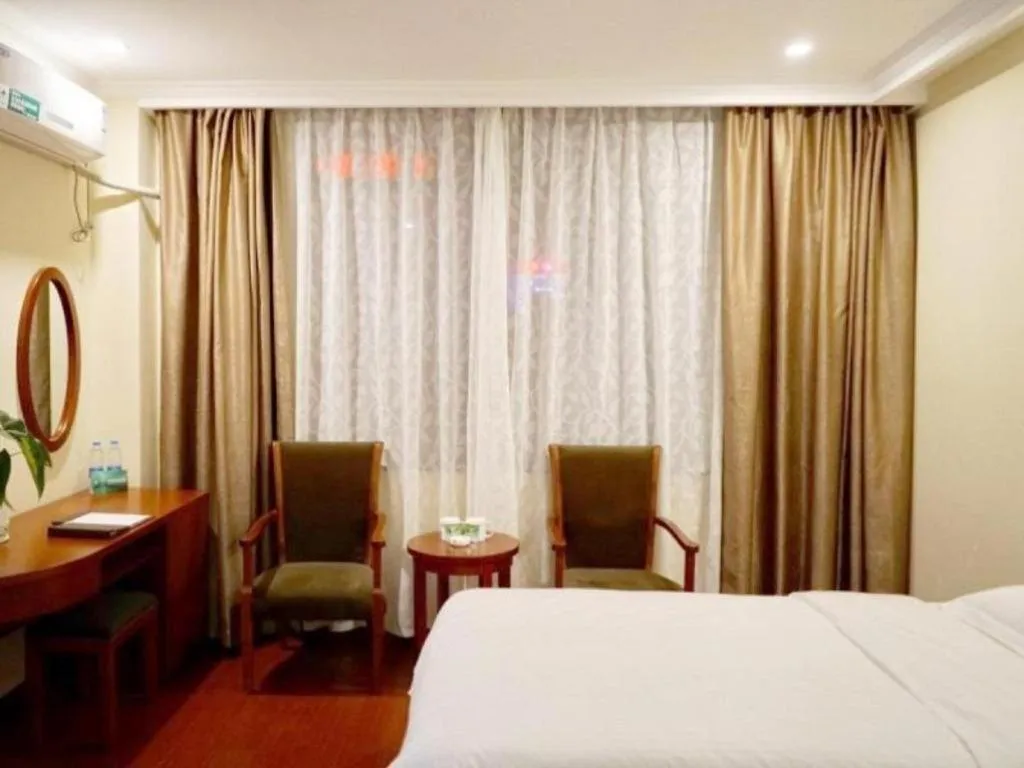 Bed in GreenTree Inn Beijing Daxing District Yufa Town New Airport Express Hotel