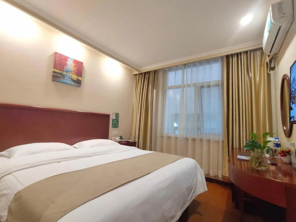 Bed in GreenTree Inn Beijing Daxing District Yufa Town New Airport Express Hotel