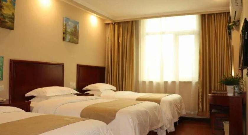 Bed in GreenTree Inn Beijing Daxing District Yufa Town New Airport Express Hotel
