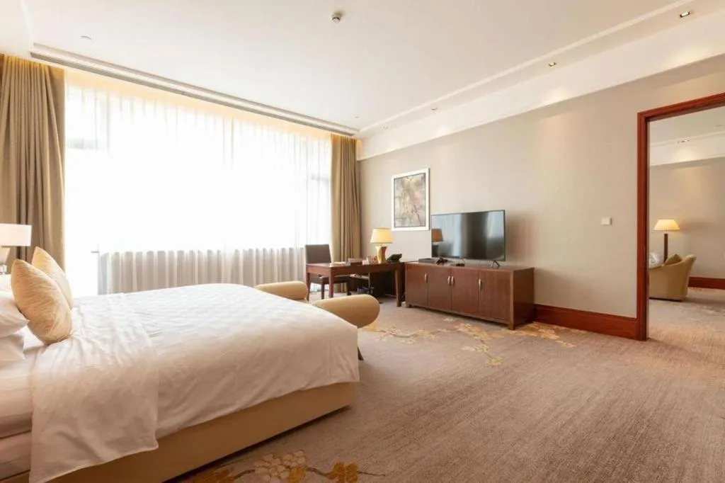 Bed in Suzhou Jinji Lake Grand Hotel