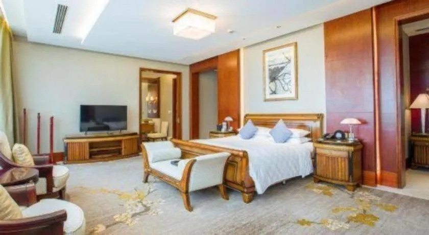 Bed in Suzhou Jinji Lake Grand Hotel