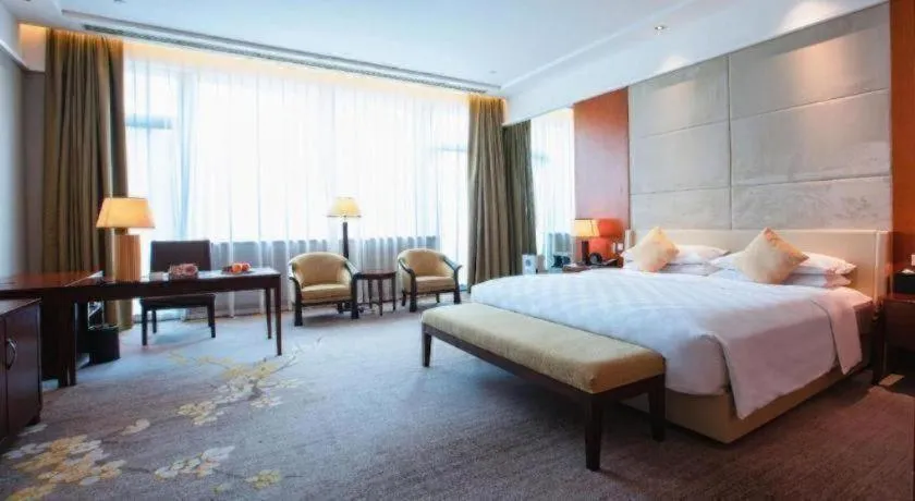 Bed in Suzhou Jinji Lake Grand Hotel