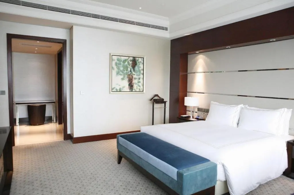 Bed in Suzhou Jinji Lake Grand Hotel