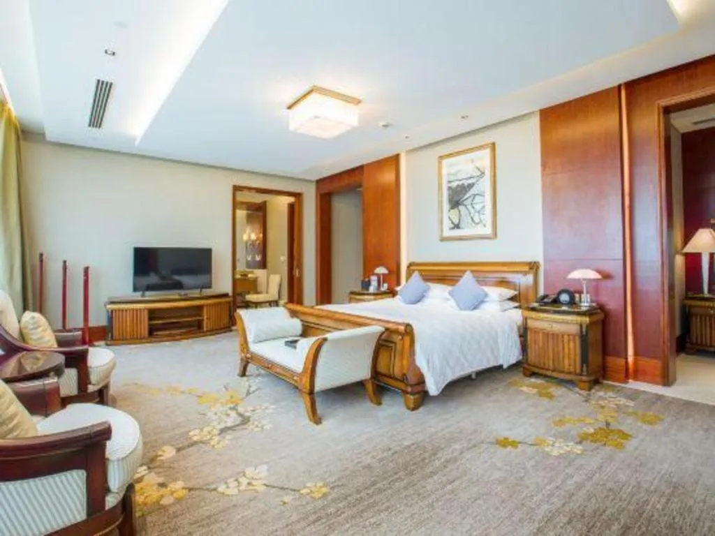 Bed in Suzhou Jinji Lake Grand Hotel