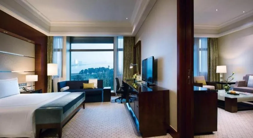 Bed in Suzhou Jinji Lake Grand Hotel