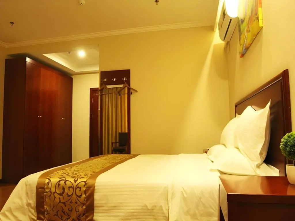 Bed in GreenTree Inn Hebei Zhangjiakou Xiahuayuan Xinchen Road Express Hotel