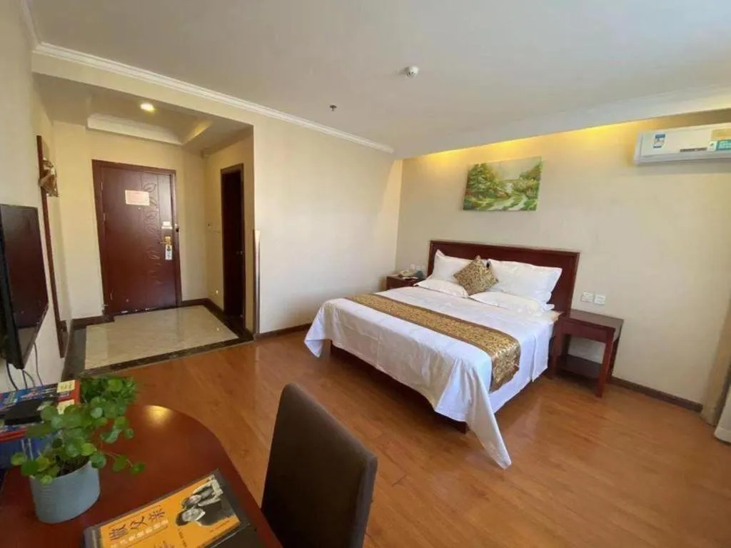 Bed in GreenTree Inn Hebei Zhangjiakou Xiahuayuan Xinchen Road Express Hotel