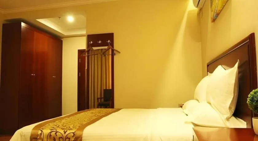 Bed in GreenTree Inn Hebei Zhangjiakou Xiahuayuan Xinchen Road Express Hotel