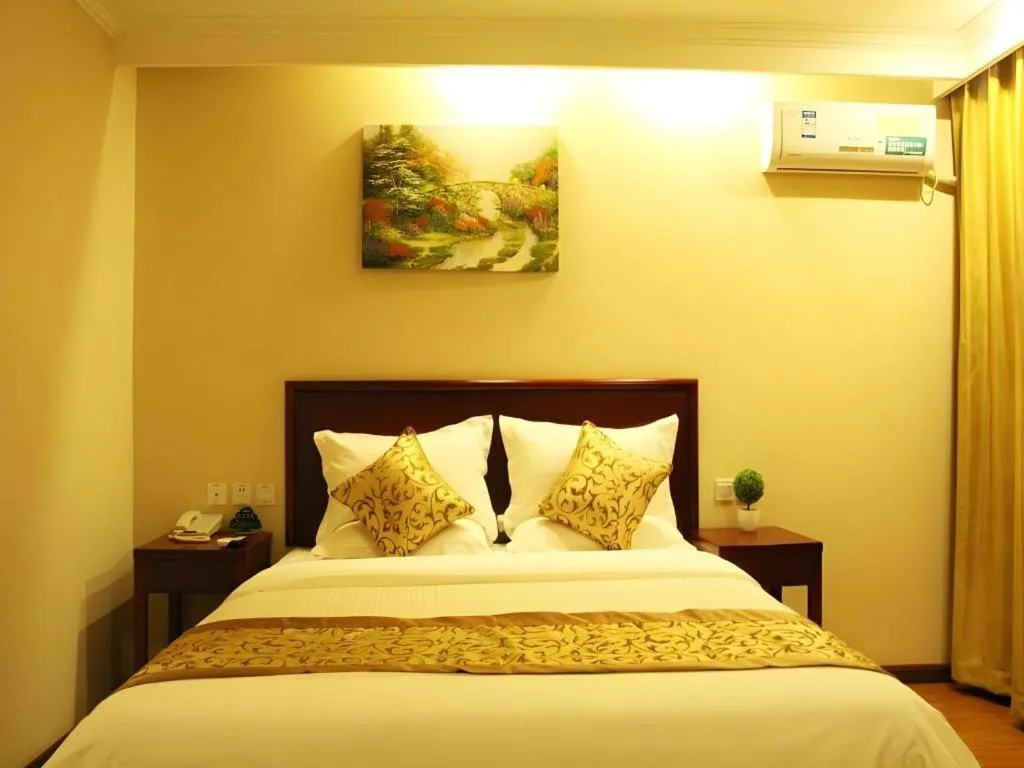 Bed in GreenTree Inn Hebei Zhangjiakou Xiahuayuan Xinchen Road Express Hotel