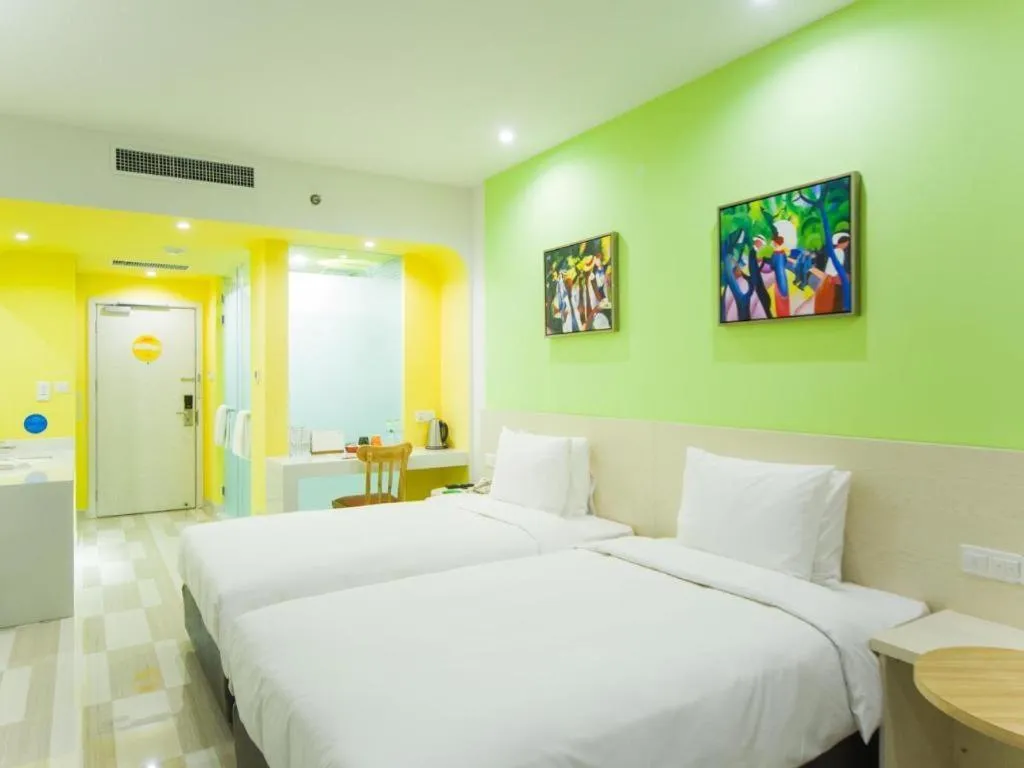 Bed in Gtel Rock City Qingdao Hotel