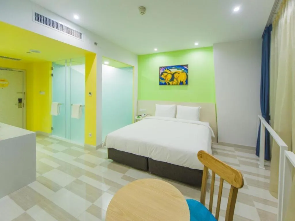 Bed in Gtel Rock City Qingdao Hotel