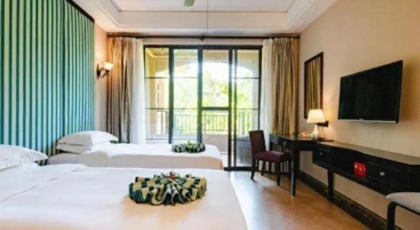 Bed in Hainan Yatai Hot Spring Hotel