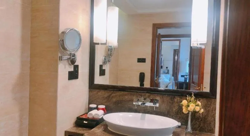 Hainan Yatai Hot Spring Hotel