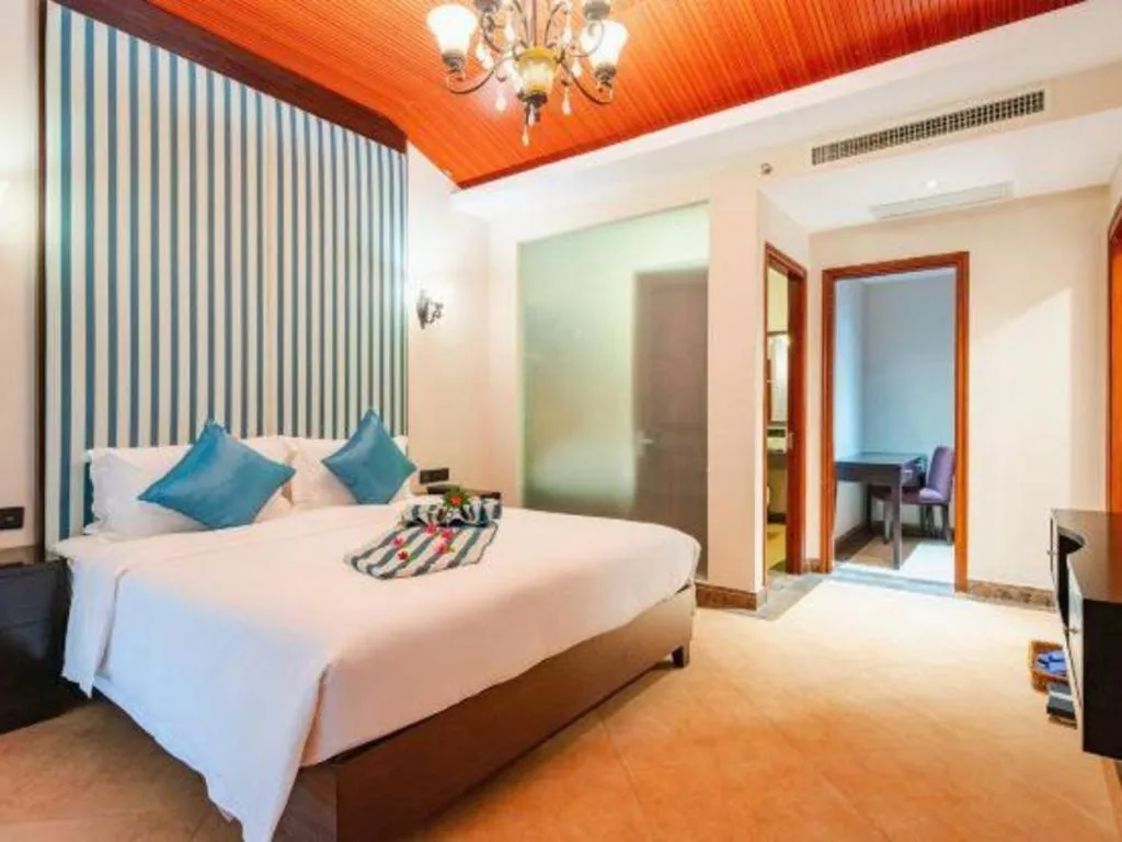 Bed in Hainan Yatai Hot Spring Hotel