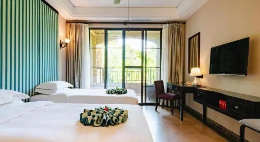 Bed in Hainan Yatai Hot Spring Hotel