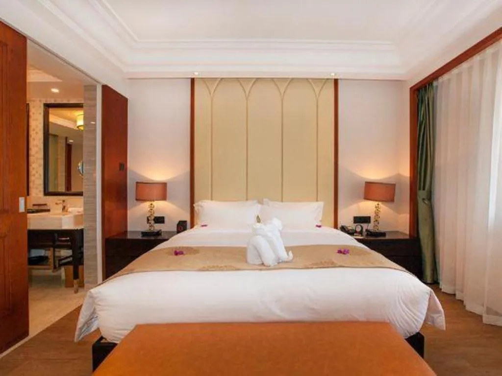 Bed in Hainan Yatai Hot Spring Hotel