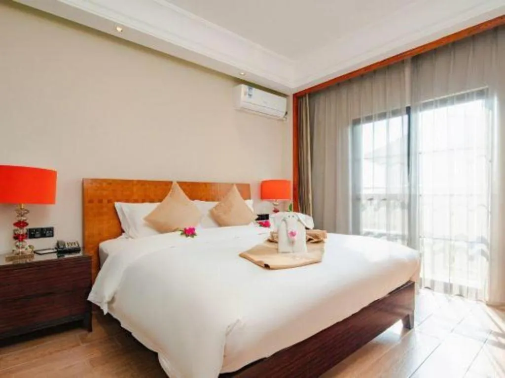 Bed in Hainan Yatai Hot Spring Hotel