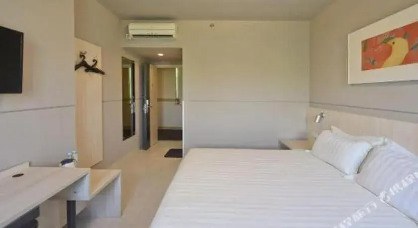 Bed in Jinjiang Inn Caobao Road Subway Station Bed in Jinjiang Inn Caobao Road Subway Station