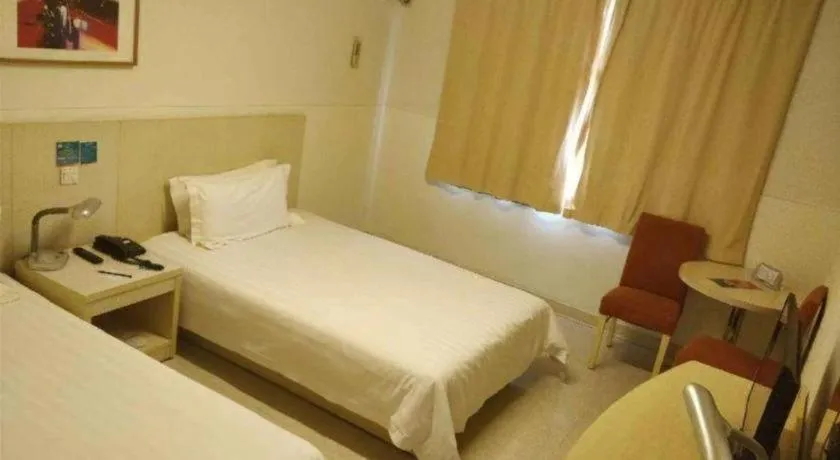 Bed in Jinjiang Inn Shanghai Baoshan Shengqiao