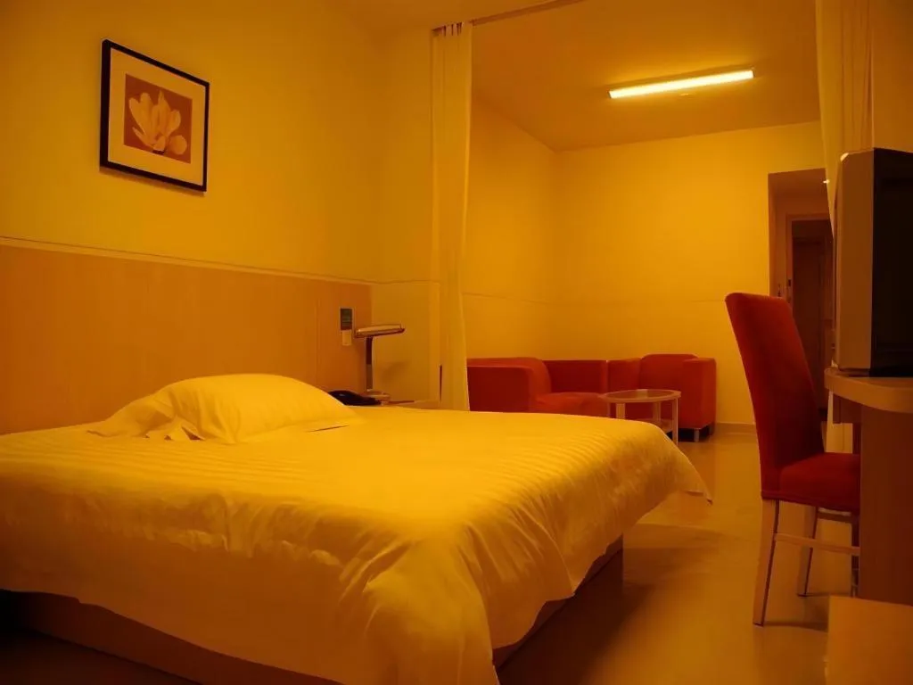 Bed in Jinjiang Inn Shanghai Baoshan Shengqiao