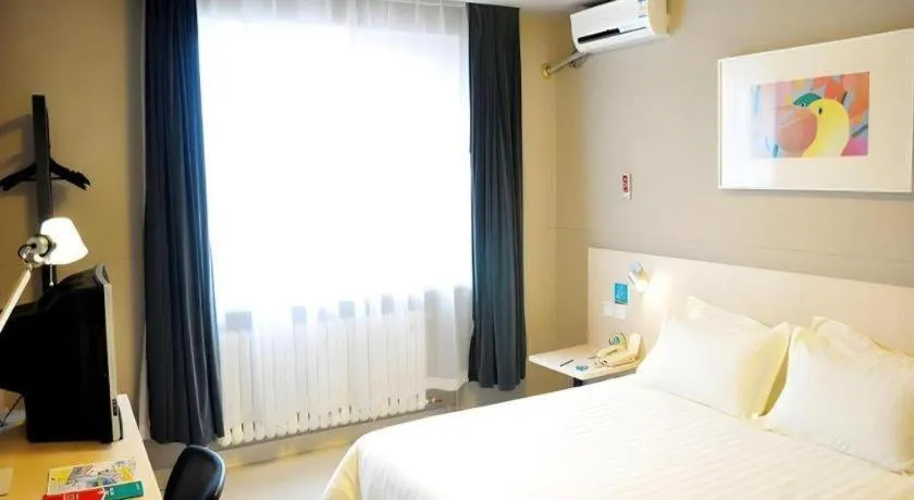 Bed in Jinjiang Inn - Xishan Road